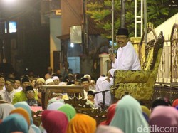 Hadiri Pengajian, Gus Ipul Jadi Berkah Para Pedagang Dadakan