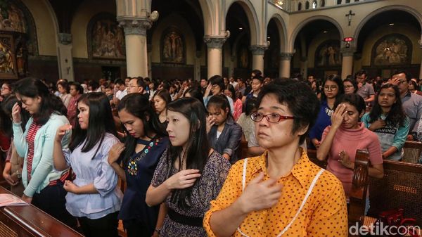 Perayaan Kenaikan Isa Almasih di Katedral