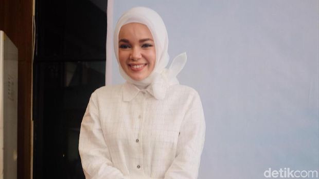 Dewi Sandra