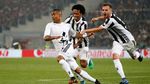 Foto: Juventus Angkat Trofi Coppa Italia