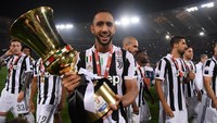 Benatia, yang mencetak dua gol di laga ini, menikmati salah satu malam terbaiknya. (Foto: Alberto Lingria/ REUTERS)