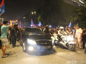 Mirip Putin, Mahathir Mohamad Pakai Mobil Buatan Negeri Sendiri