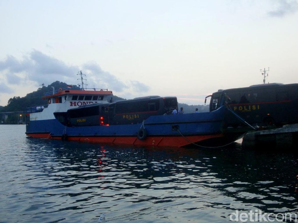 Dipindah di Nusakambangan, Teroris Mako Brimob Huni Sel Perorangan Dipindah di Nusakambangan, Teroris Mako Brimob Huni Sel Perorangan