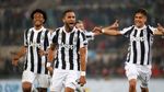 Foto: Juventus Angkat Trofi Coppa Italia