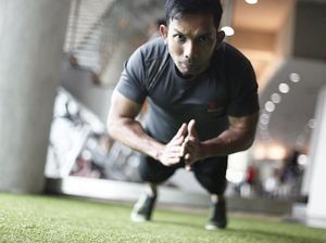 Jadi Calon Presiden Jomblo, Ini Dia Gaya Indra Herlambang Saat Olahraga Jadi Calon Presiden Jomblo, Ini Dia Gaya Indra Herlambang Saat Olahraga