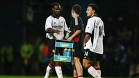 Fulham promosi ke Premier League pertama kali pada musim 2001/2002. Di akhir musim, finis ke-13 dengan 44 poin dan malah lolos ke Piala Intertoto (Ben Radford/Getty Images)