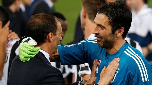 Tinggalkan Juventus, Buffon Tolak Balik ke Parma
