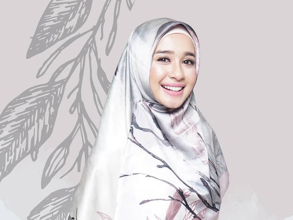 Menangkan Voucher Belanja dengan Berbagi Kisah Bahagia Memakai Hijab Menangkan Voucher Belanja dengan Berbagi Kisah Bahagia Memakai Hijab