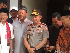 Kapolri Datangi Rumah Aipda Denny yang Gugur di Mako Brimob Kapolri Datangi Rumah Aipda Denny yang Gugur di Mako Brimob