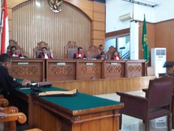 Kendala Teknis, Sidang Tuntutan Aman Abdurrahman Ditunda
