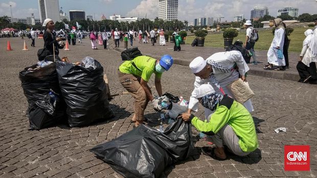 Aksi Salat Jumat di Monas, Sebagian Massa ke Kedubes AS