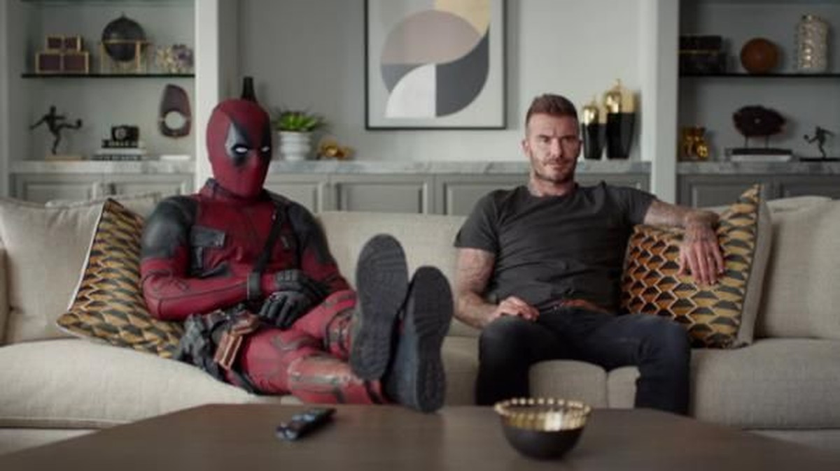 David Beckham dan Deadpool. (Foto: Screenshot Youtube)
