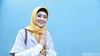 Pulang dari Palestina, Indah Dewi Pertiwi Mantap Berhijab