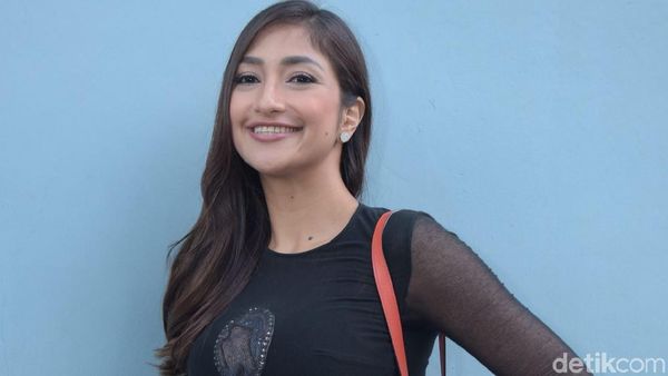 Lihat Rahma Azhari yang Bisa Jadi Obat Kangen!