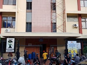 Besuk Tahanan Sambil Bawa Sabu di Deodoran, PNS Ditangkap Polisi Besuk Tahanan Sambil Bawa Sabu di Deodoran, PNS Ditangkap Polisi