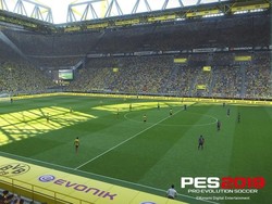 Selain itu, pergerakan bola, positioning dan kemampuan individu pemain juga mengalami peningkatan. (Pro Evolution Soccer)