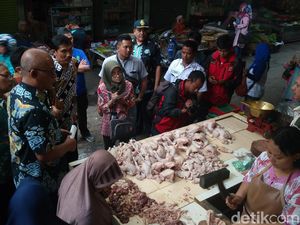 Harga Telur dan Daging Ayam di Cirebon Naik Jelang Ramadan