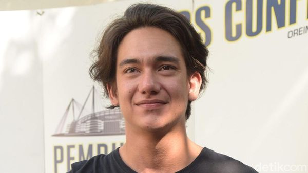Cerita Adipati Dolken Siap Puasa & Lebaran di Inggris
