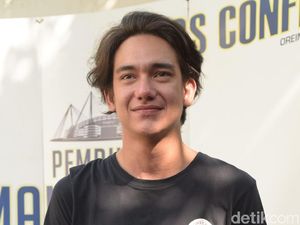 Mimpi Adipati Dolken Tercapai di Pemburu di Manchester Biru