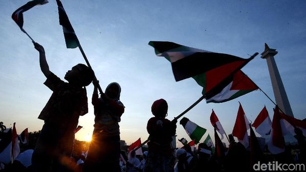 Foto: Penampakan Massa Aksi Bela Palestina di Monas