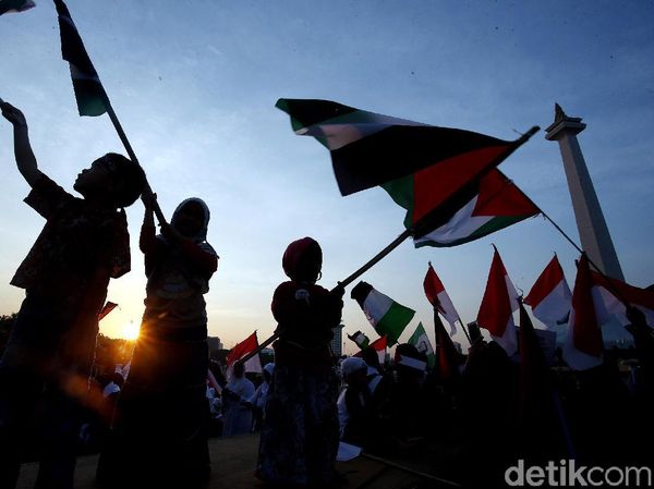 Foto: Penampakan Massa Aksi Bela Palestina di Monas