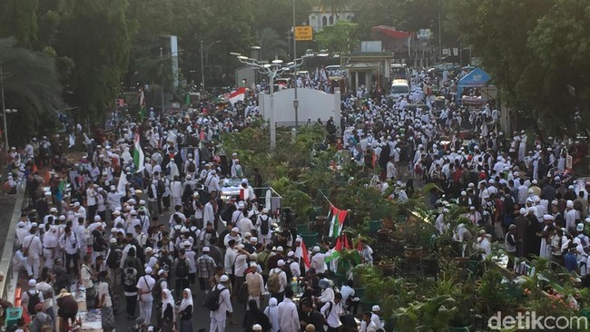 Massa Aksi Bela Palestina di Istiqlal Bergerak ke Monas