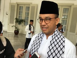Anies dan Janji KJP Plus yang Bisa Ditarik Tunai
