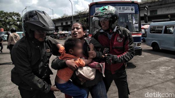 Dinsos DKI Razia Gelandangan di Kampung Melayu