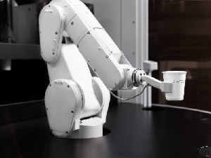 Canggih! Robot Barista Ini Bisa Racik 120 Cangkir Kopi Tiap Jam