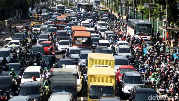 Foto: Ada Aksi Bela Palestina, Lalin Sekitar Monas Macet