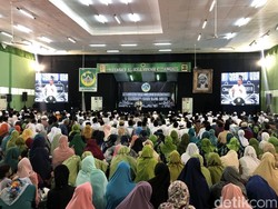 Jokowi Bertemu 1.000 Ulama Banten di Cilegon