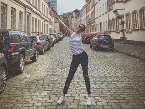 Posting Foto Seksi Pakai Bikini, Sophia Latjuba Kena Nyinyir