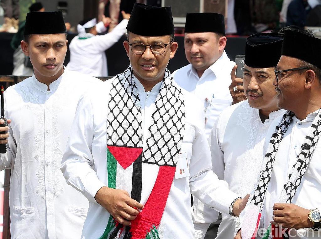 Hadiri Aksi 115, Anies Pakai Syal Palestina Hadiri Aksi 115, Anies Pakai Syal Palestina