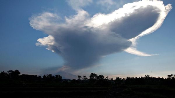 Foto: Kondisi Terkini Gunung Merapi Usai Letusan Freatik