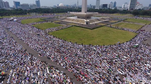 Foto: Aksi Bela Palestina 115 di Monas dari Jepretan Drone