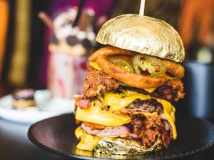 Mau Cicip? Roti Burger Ini Berlapis Emas 24 Karat Asli Mau Cicip? Roti Burger Ini Berlapis Emas 24 Karat Asli