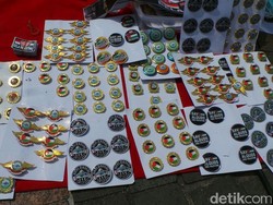 Cerita Pedagang Dadakan yang Selalu Update Aksi Bela Palestina