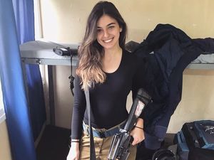 Foto: Tentara Cantik Israel yang Suka Liburan ke Pantai