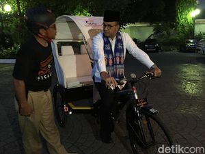 Foto: Becak Lokal Rasa Jerman yang Dijajal Anies di Balai Kota