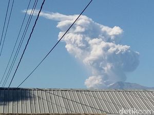 Merapi Meletus Tapi Sudah Terlanjur Beli Tiket Pesawat, Harus Apa?