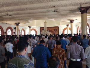 Polda Metro Gelar Salat Gaib untuk Korban Rusuh di Mako Brimob Polda Metro Gelar Salat Gaib untuk Korban Rusuh di Mako Brimob