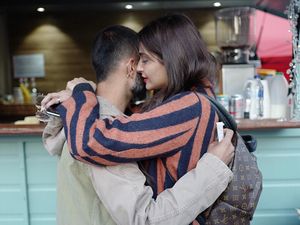 Anand Ahuja Pamer Foto Mesra dengan Sonam Kapoor Pasca Menikah