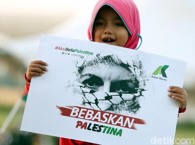 Foto: Anak-anak Ikut Aksi Bela Palestina di Monas