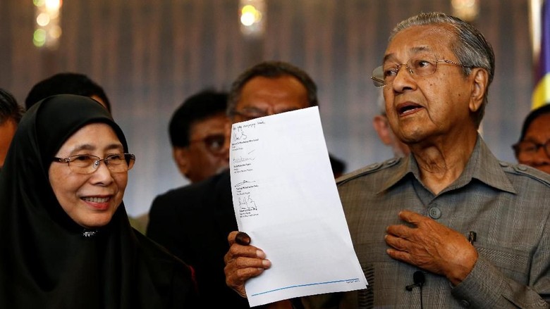 Mahathir: Anwar Ibrahim Akan Segera Dibebaskan dari Penjara