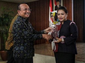 Penghargaan untuk Pemimpin Wanita Terbaik