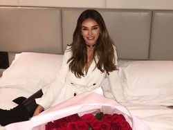 Posturnya yang tinggi semampai dan keluwesan bergaya di depan kamera mengukuhkan profesi Ruby Mae sebagai model.  (instagram Ruby Mae)