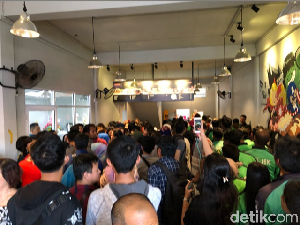 Kaesang Targetkan 1.500 Kotak Sang Pisang Terjual Tiap Hari di Pekanbaru Kaesang Targetkan 1.500 Kotak Sang Pisang Terjual Tiap Hari di Pekanbaru