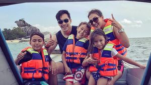 Potret Keluarga Sehat Darius-Donna Agnesia, Kompak Olahraga Bareng!