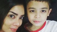 Kenalan dengan Kiano, si Ganteng Jagoan Ciliknya Nova Soraya