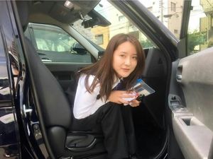 Terpana dengan Supir Taksi Paling Cantik di Jepang, Bikin Pria Tak Berkedip